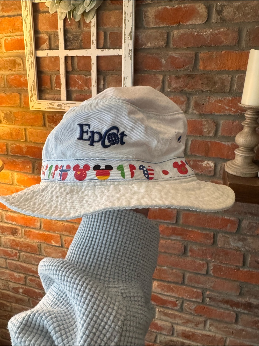 Vintage 90s Disney EPCOT World Showcase Flag Bucket Hat